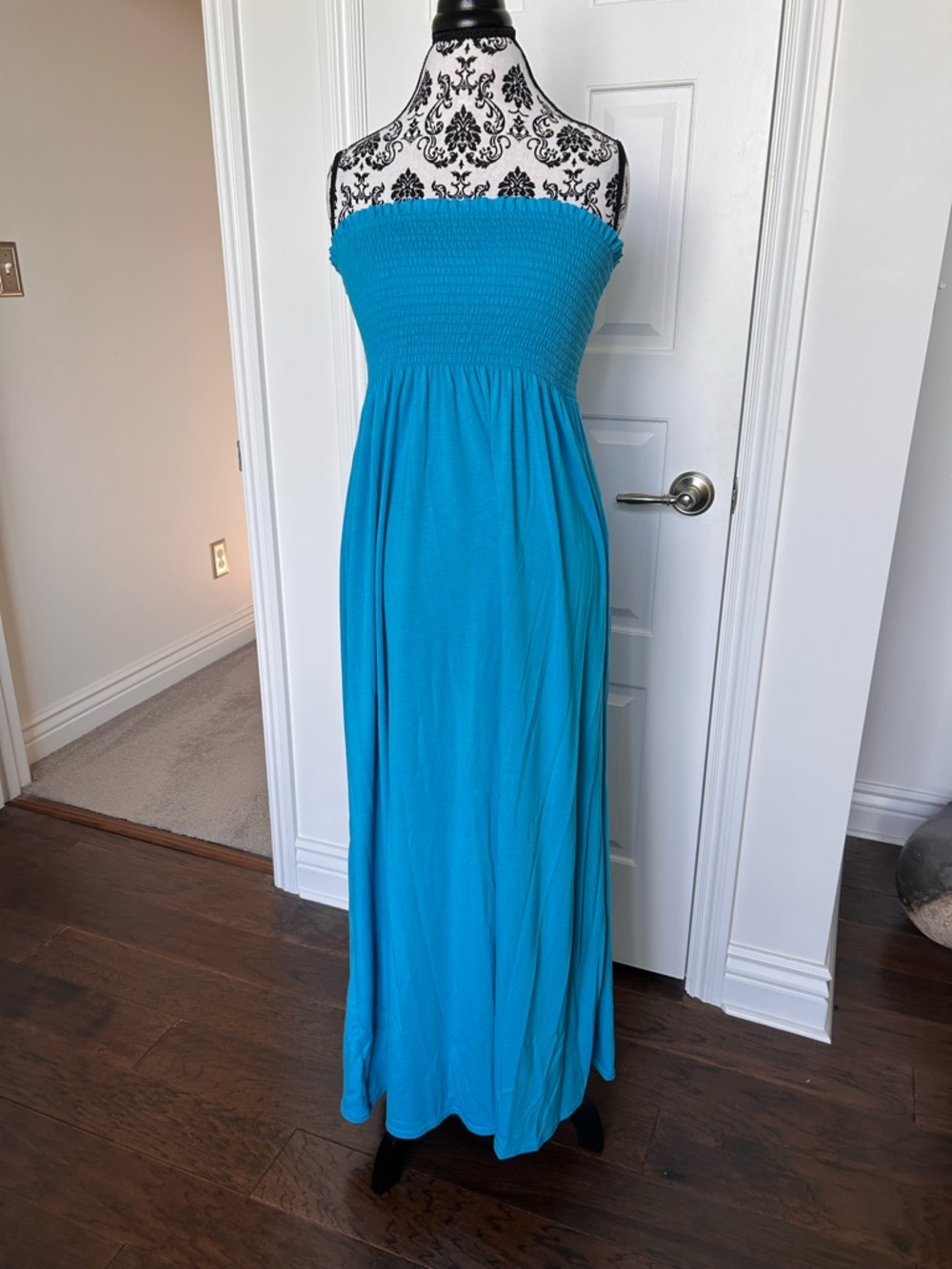 Sauci Sz Large tube top maxi dress